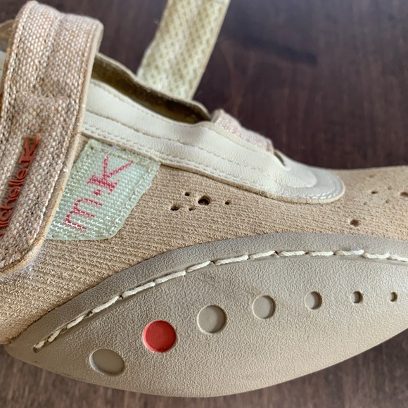 Michelle K Leather Shoes - Picture 3 of 9